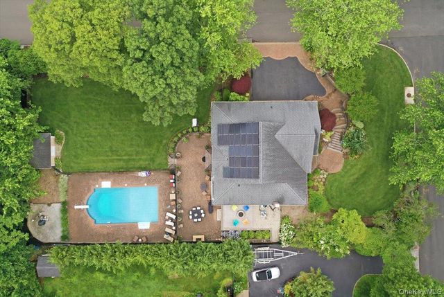 42 McLane Drive, Dix Hills, NY 11746