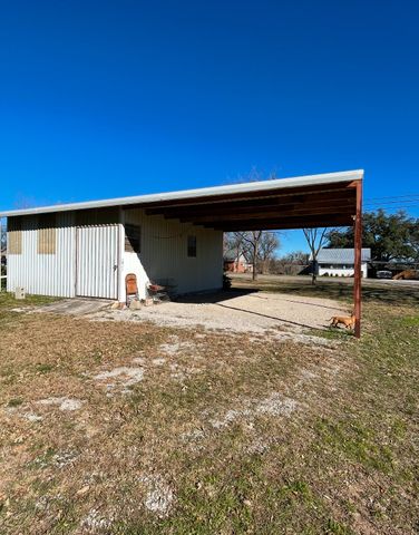 916 Main Street, Blanket, TX 76432