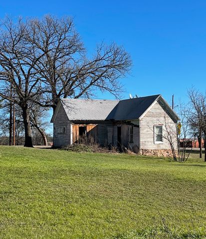 916 Main Street, Blanket, TX 76432