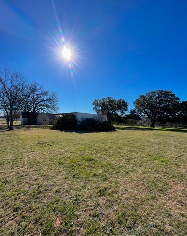 916 Main Street, Blanket, TX 76432