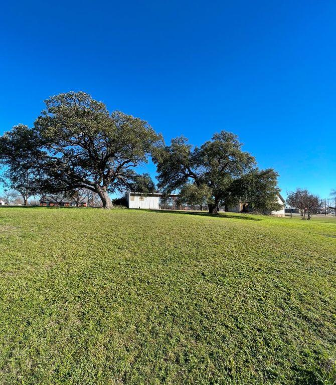 916 Main Street, Blanket, TX 76432