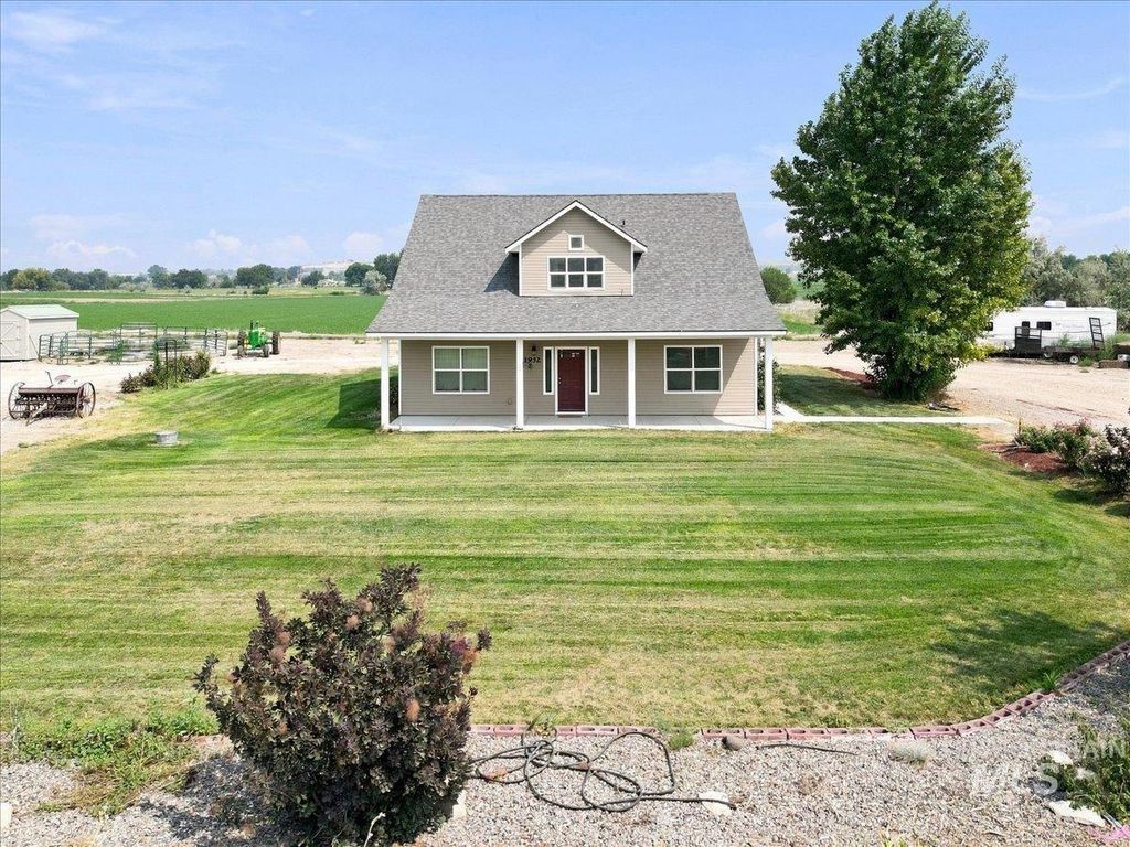 1932 Miller, Adrian, OR 97901 photo 4