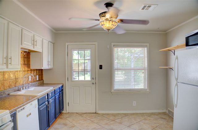 4221 E 25th Place E, Tulsa, OK 74114