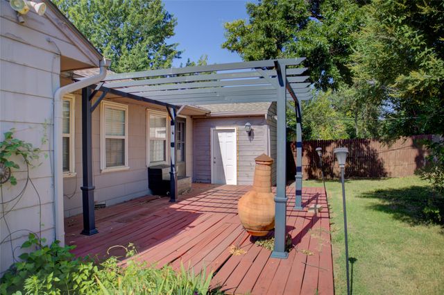 4221 E 25th Place E, Tulsa, OK 74114