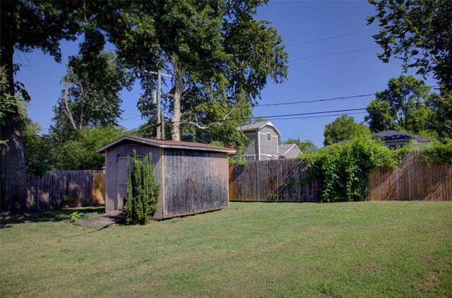 4221 E 25th Place E, Tulsa, OK 74114