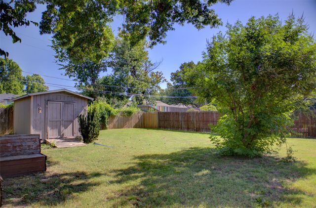 4221 E 25th Place E, Tulsa, OK 74114