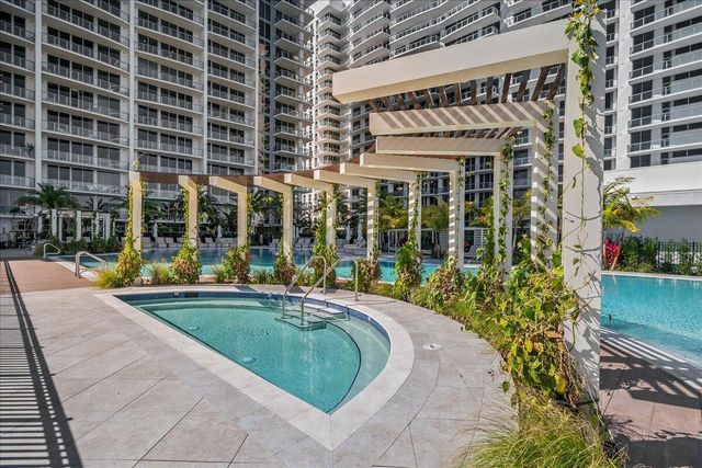 220 Lake Shore Drive 1608, Lake Park, FL 33403