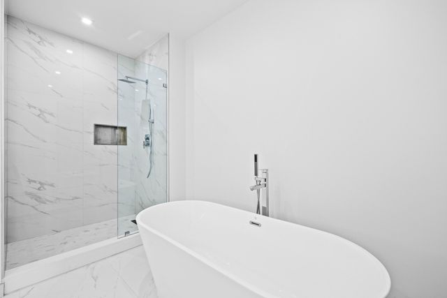 220 Lake Shore Drive 1608, Lake Park, FL 33403