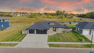 508 S Sunshine Ave Avenue, Brandon, SD 57005