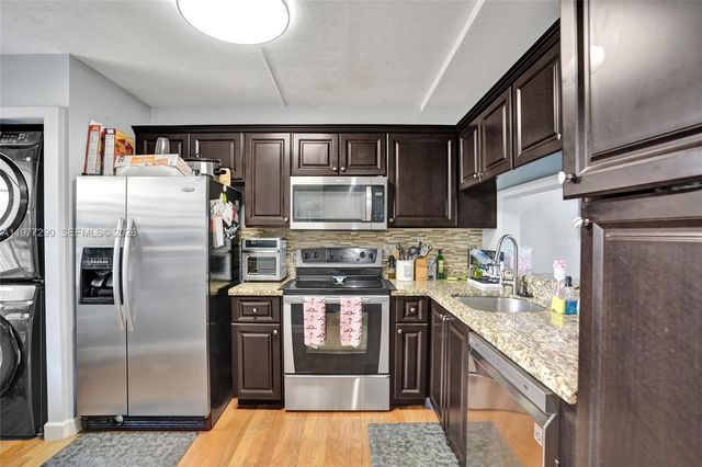 6575 W Oakland Park Boulevard 506, Lauderhill, FL 33313