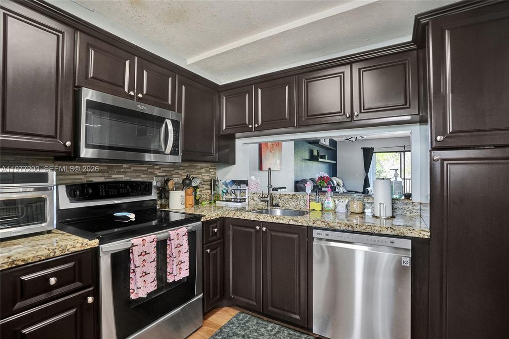 6575 W Oakland Park Boulevard 506, Lauderhill, FL 33313