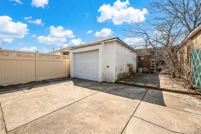 13734 94th Street, Ozone Park, NY 11417