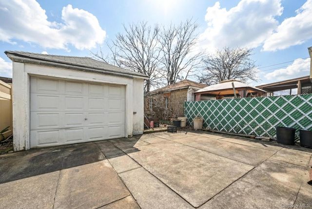 13734 94th Street, Ozone Park, NY 11417