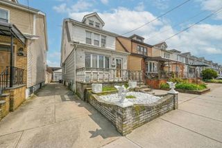 13734 94th Street, Ozone Park, NY 11417