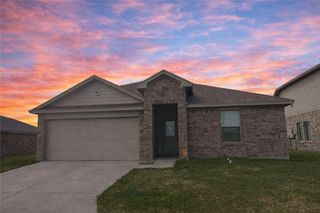 2741 Eltonne Gardens Dr, Corpus Christi, TX 78415