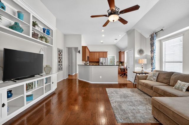 1812 Paseo Verde DR, Leander, TX 78641