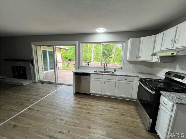 13310 De Marillac Drive, Florissant, MO 63033