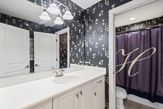 1907 Lynn Circle, Libertyville, IL 60048