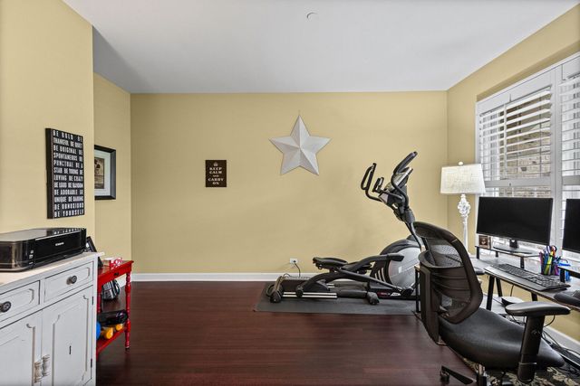1907 Lynn Circle, Libertyville, IL 60048