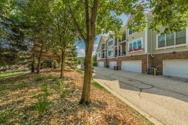 1907 Lynn Circle, Libertyville, IL 60048