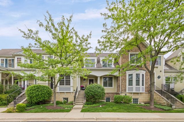 1907 Lynn Circle, Libertyville, IL 60048