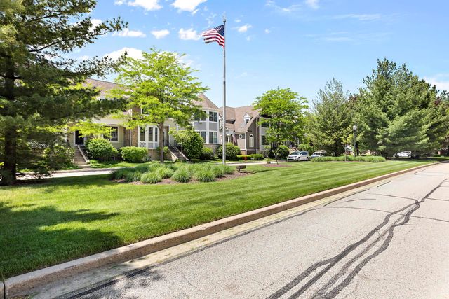 1907 Lynn Circle, Libertyville, IL 60048
