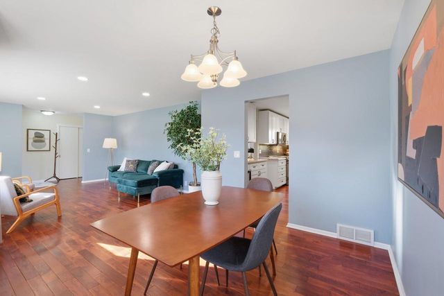 146 W Macarthur Street, Sun Prairie, WI 53590