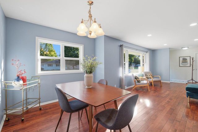 146 W Macarthur Street, Sun Prairie, WI 53590
