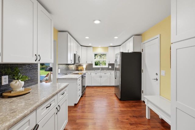 146 W Macarthur Street, Sun Prairie, WI 53590
