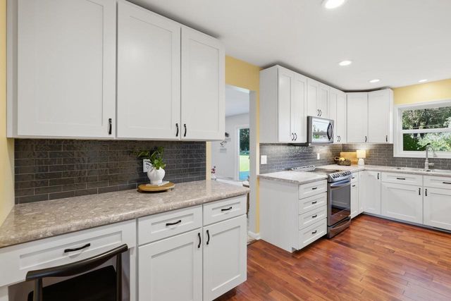 146 W Macarthur Street, Sun Prairie, WI 53590
