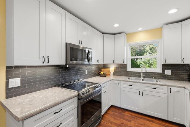 146 W Macarthur Street, Sun Prairie, WI 53590