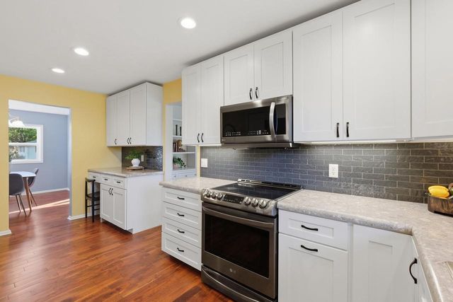 146 W Macarthur Street, Sun Prairie, WI 53590