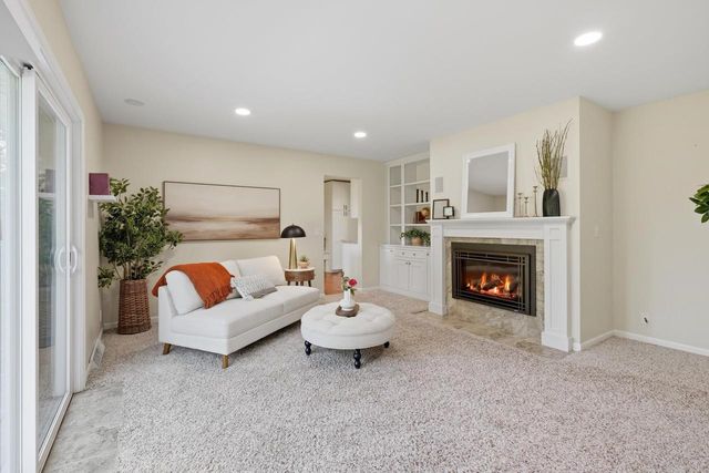 146 W Macarthur Street, Sun Prairie, WI 53590
