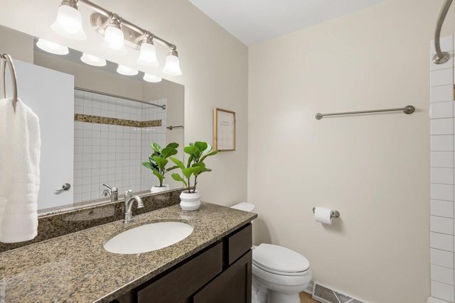 146 W Macarthur Street, Sun Prairie, WI 53590