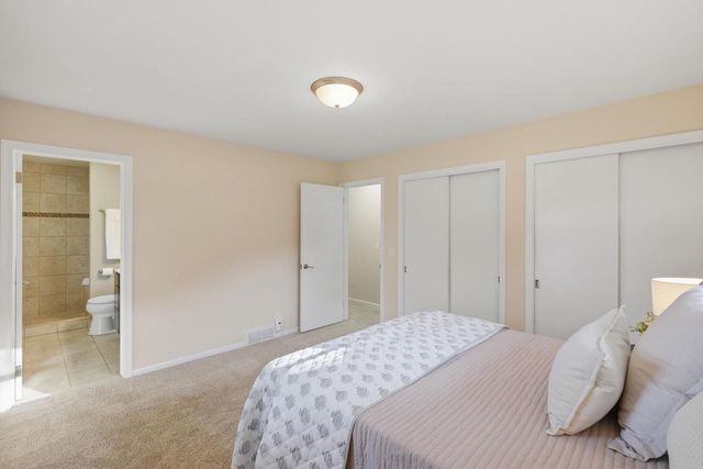 146 W Macarthur Street, Sun Prairie, WI 53590