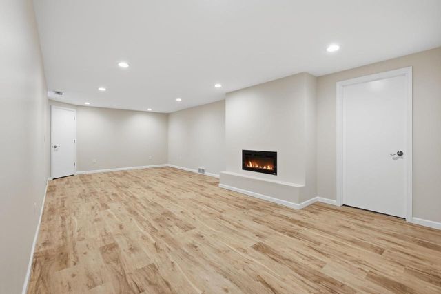 146 W Macarthur Street, Sun Prairie, WI 53590