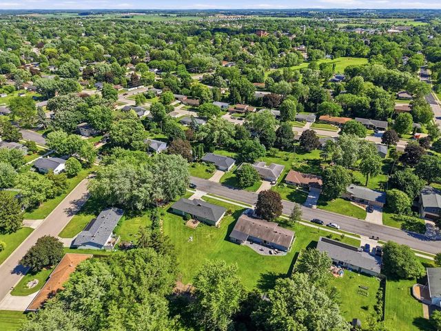 146 W Macarthur Street, Sun Prairie, WI 53590