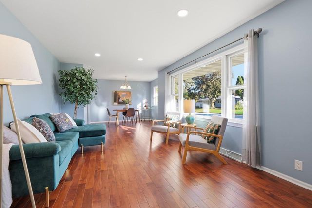 146 W Macarthur Street, Sun Prairie, WI 53590