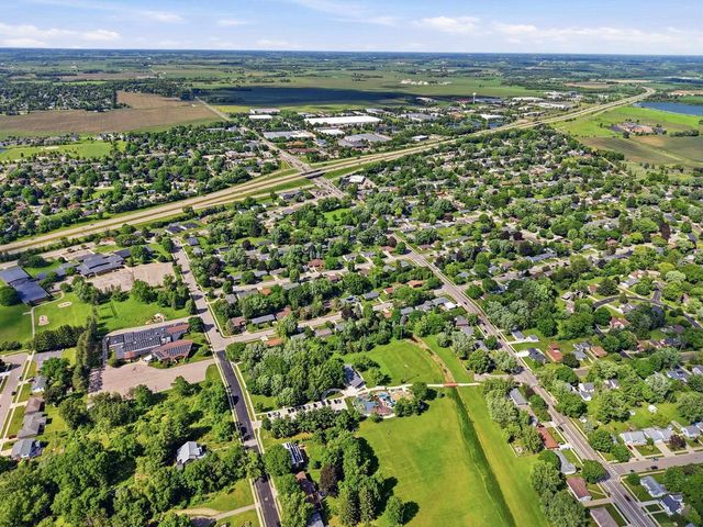 146 W Macarthur Street, Sun Prairie, WI 53590