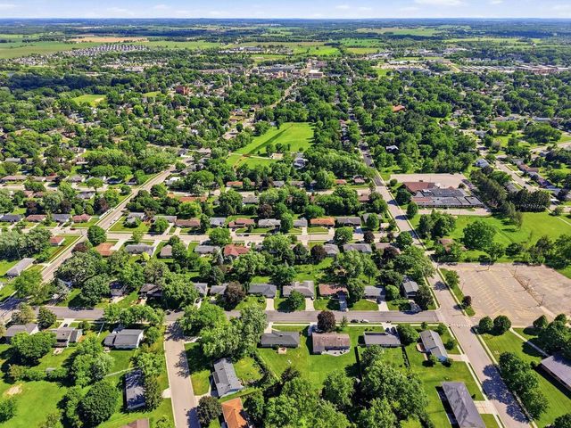 146 W Macarthur Street, Sun Prairie, WI 53590