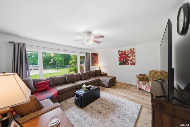 149 JAY Avenue, Morton, IL 61550