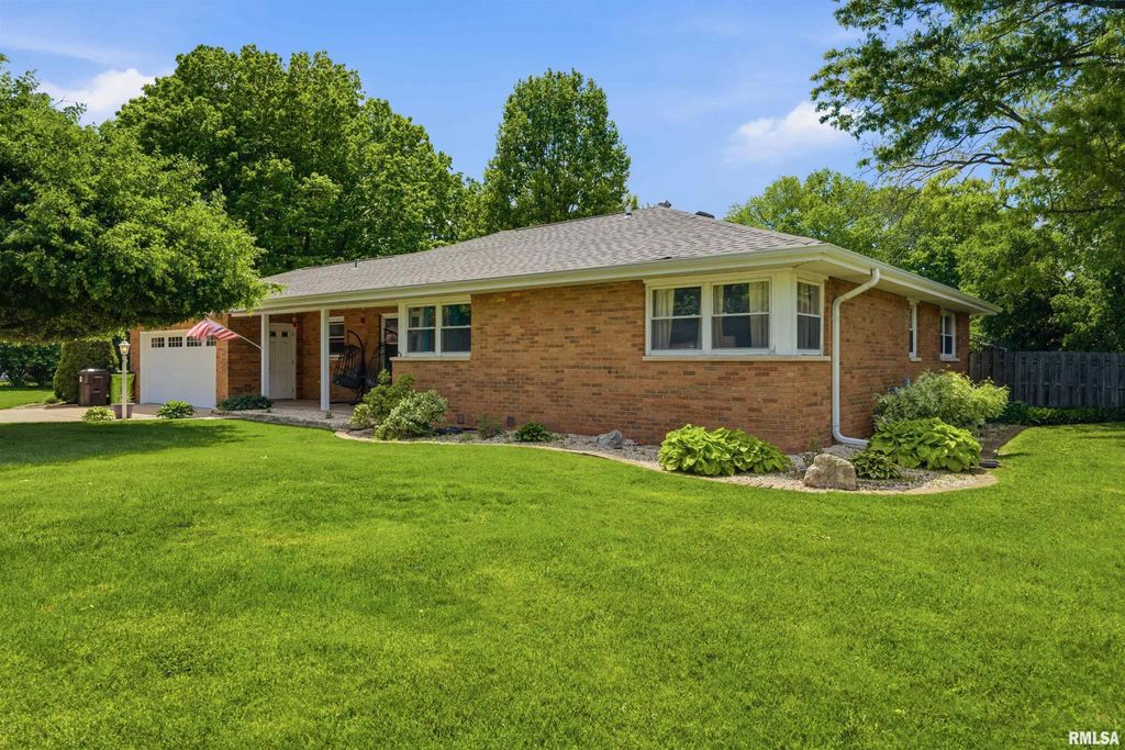 149 JAY Avenue, Morton, IL 61550