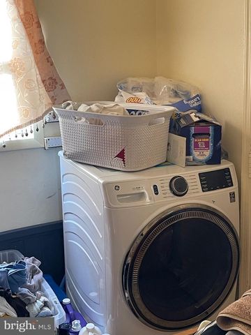 106 CHESTER PIKE, Darby, PA 19023