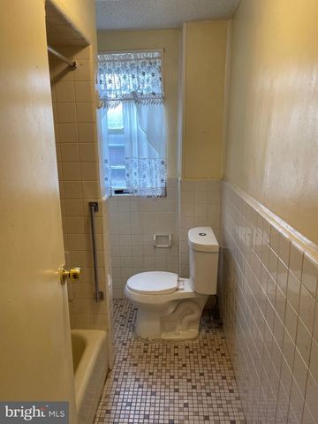 106 CHESTER PIKE, Darby, PA 19023