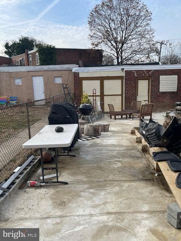 106 CHESTER PIKE, Darby, PA 19023