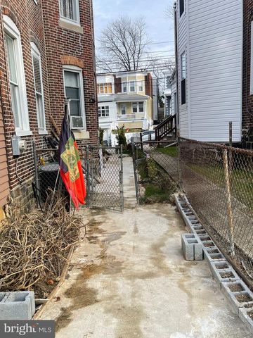 106 CHESTER PIKE, Darby, PA 19023