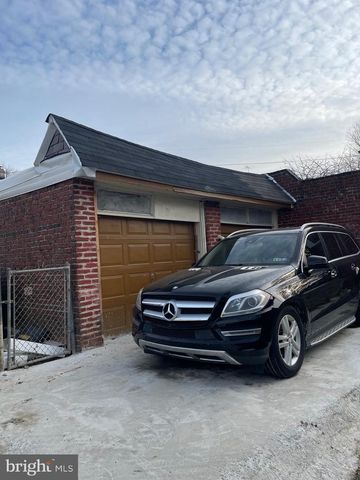 106 CHESTER PIKE, Darby, PA 19023