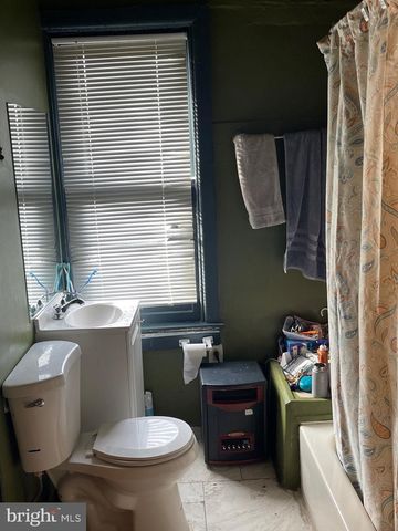 106 CHESTER PIKE, Darby, PA 19023