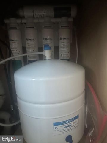 106 CHESTER PIKE, Darby, PA 19023