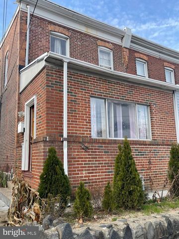 106 CHESTER PIKE, Darby, PA 19023